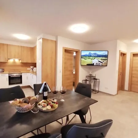 The Alpenhouse Gligic's Apartment Sautens
